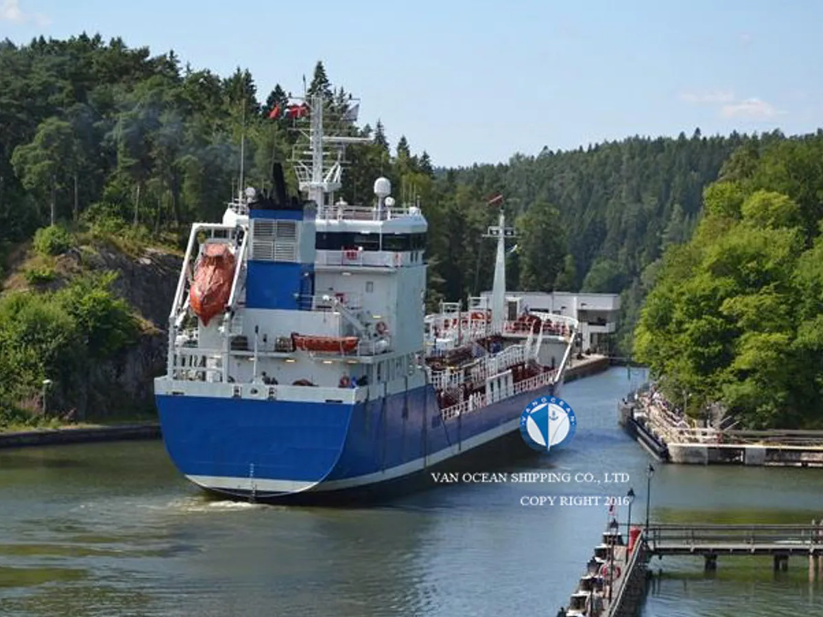 Oil/Chemical tanker for sale