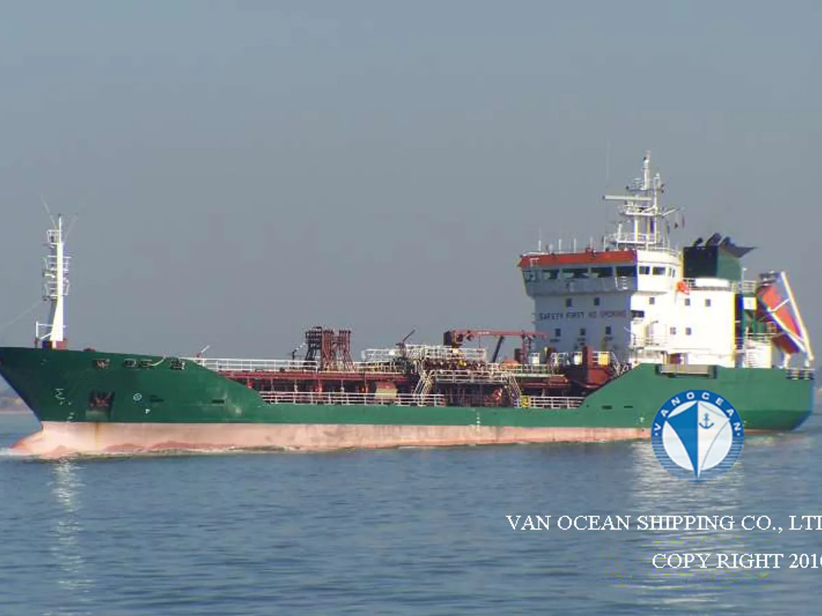 Oil/Chemical tanker for sale