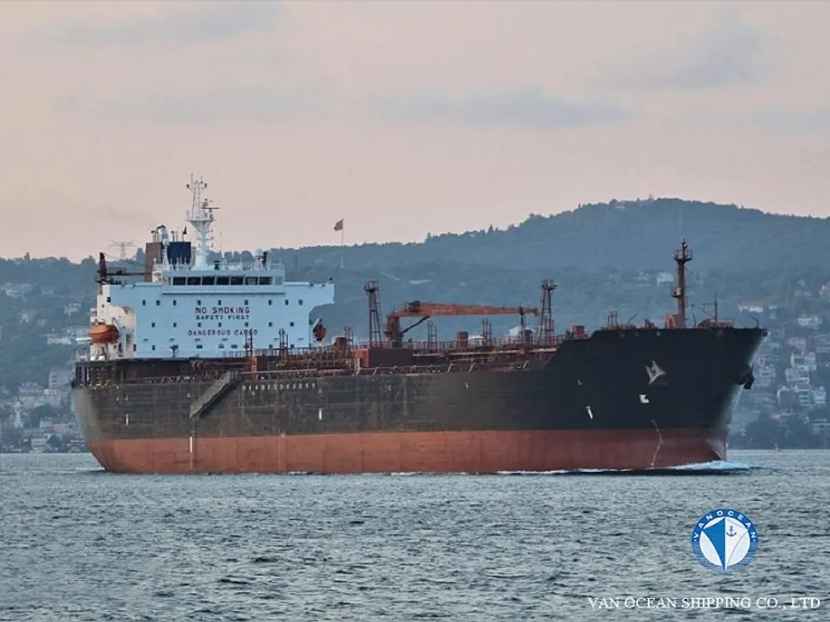 Oil/Chemical tanker for sale
