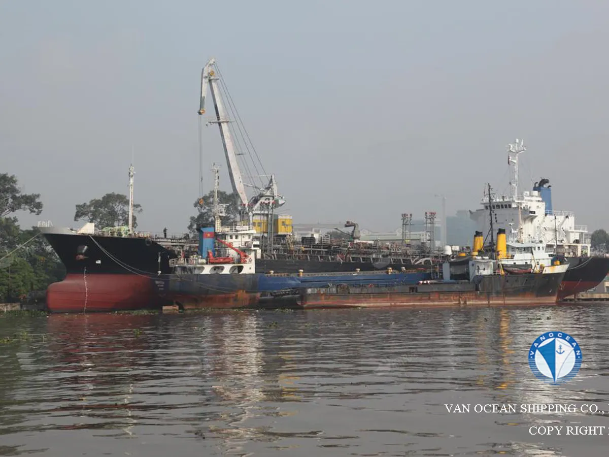 Oil/Chemical tanker for sale
