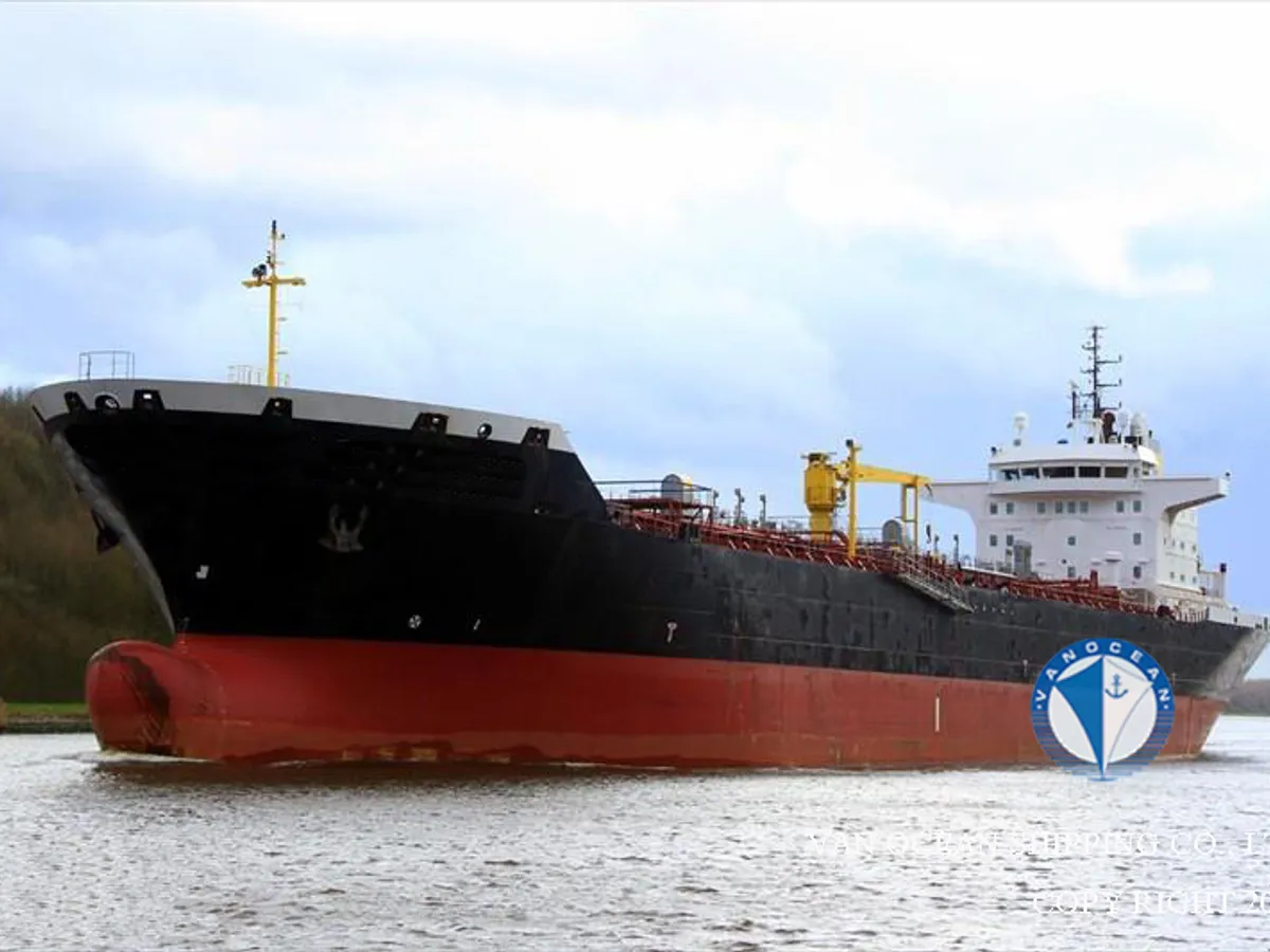 Oil/Chemical tanker for sale