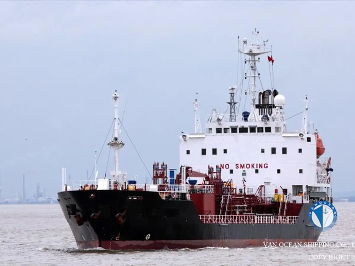 Oil/Chemical tanker for sale