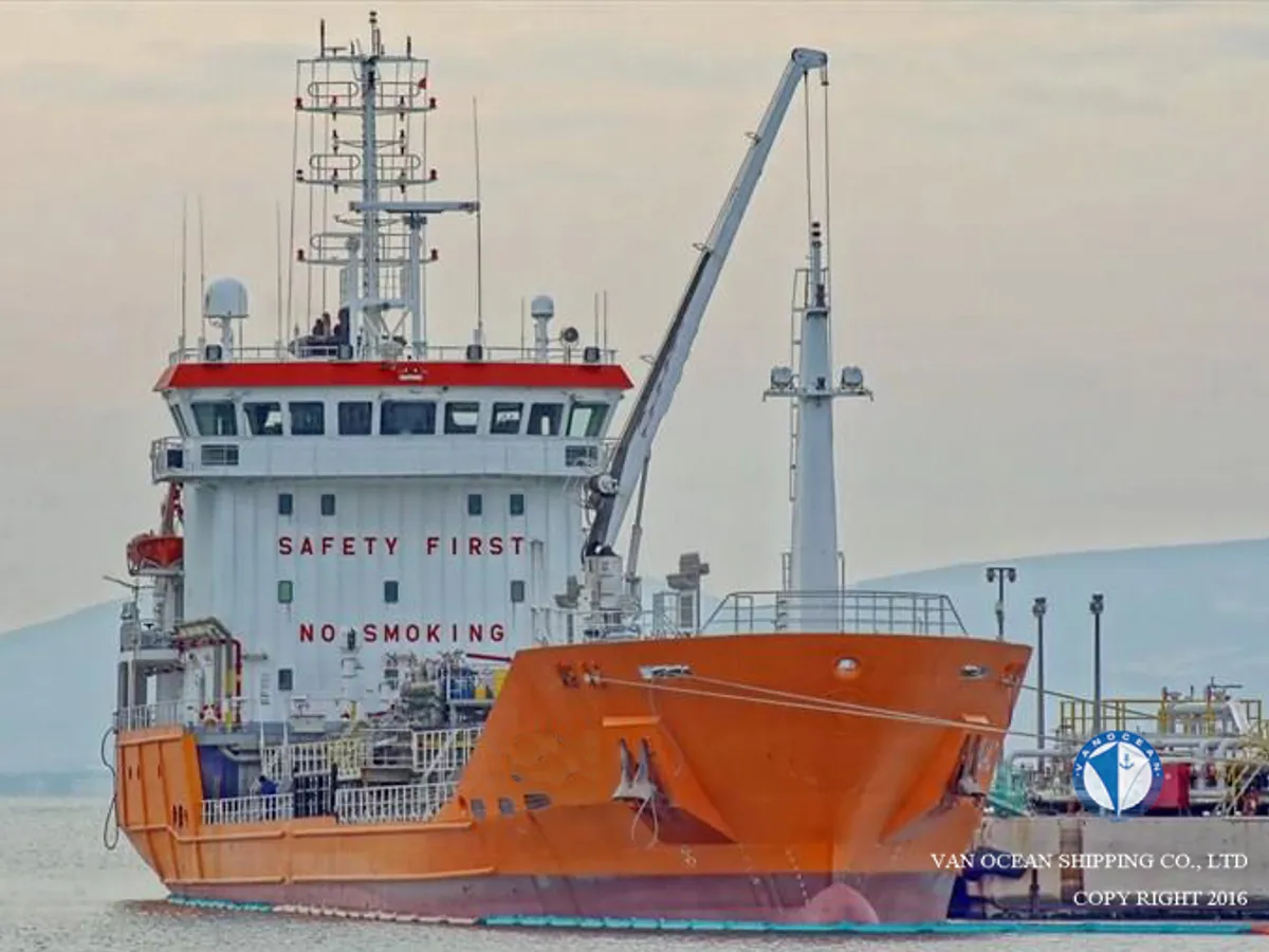 Oil/Chemical tanker for sale