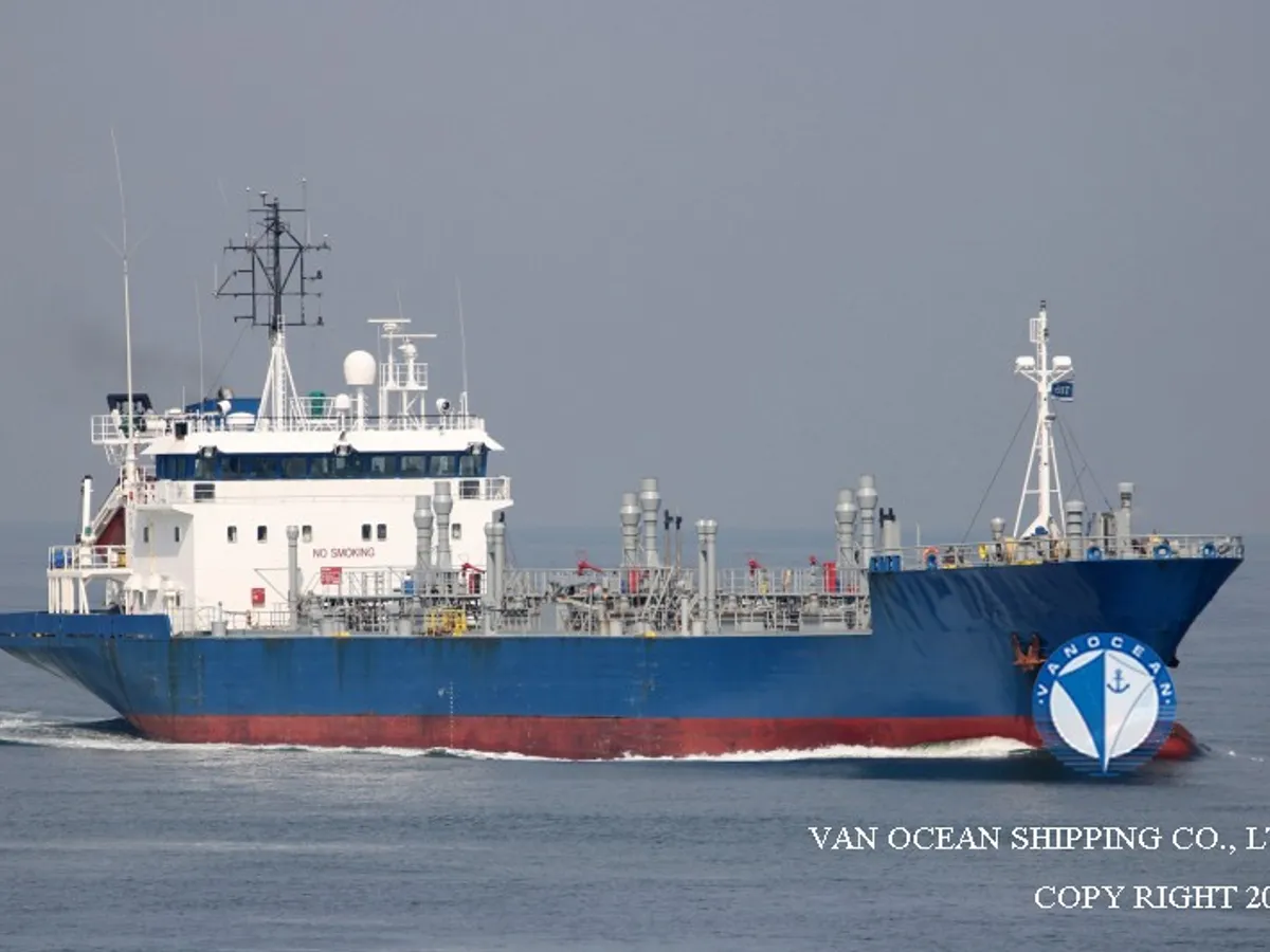 Oil/Chemical tanker for sale