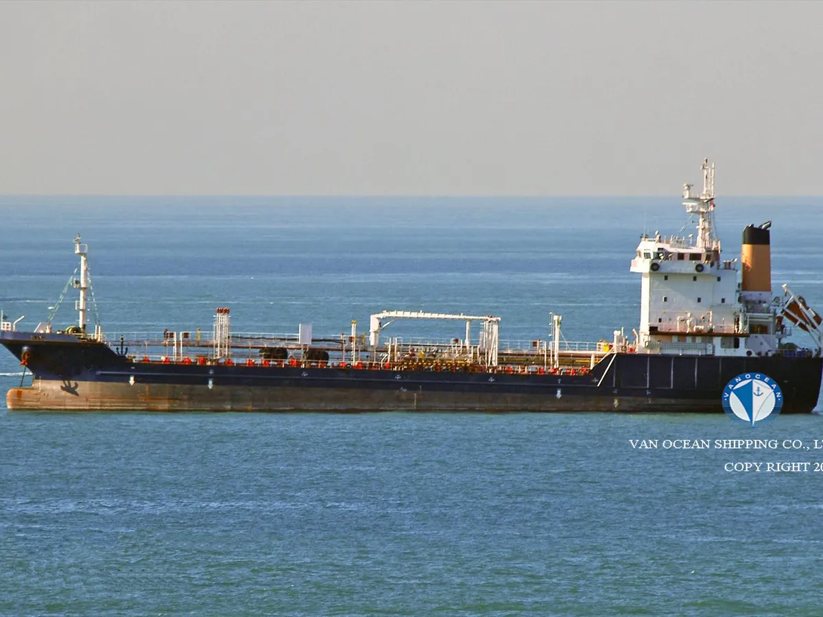 Oil/Chemical tanker for sale