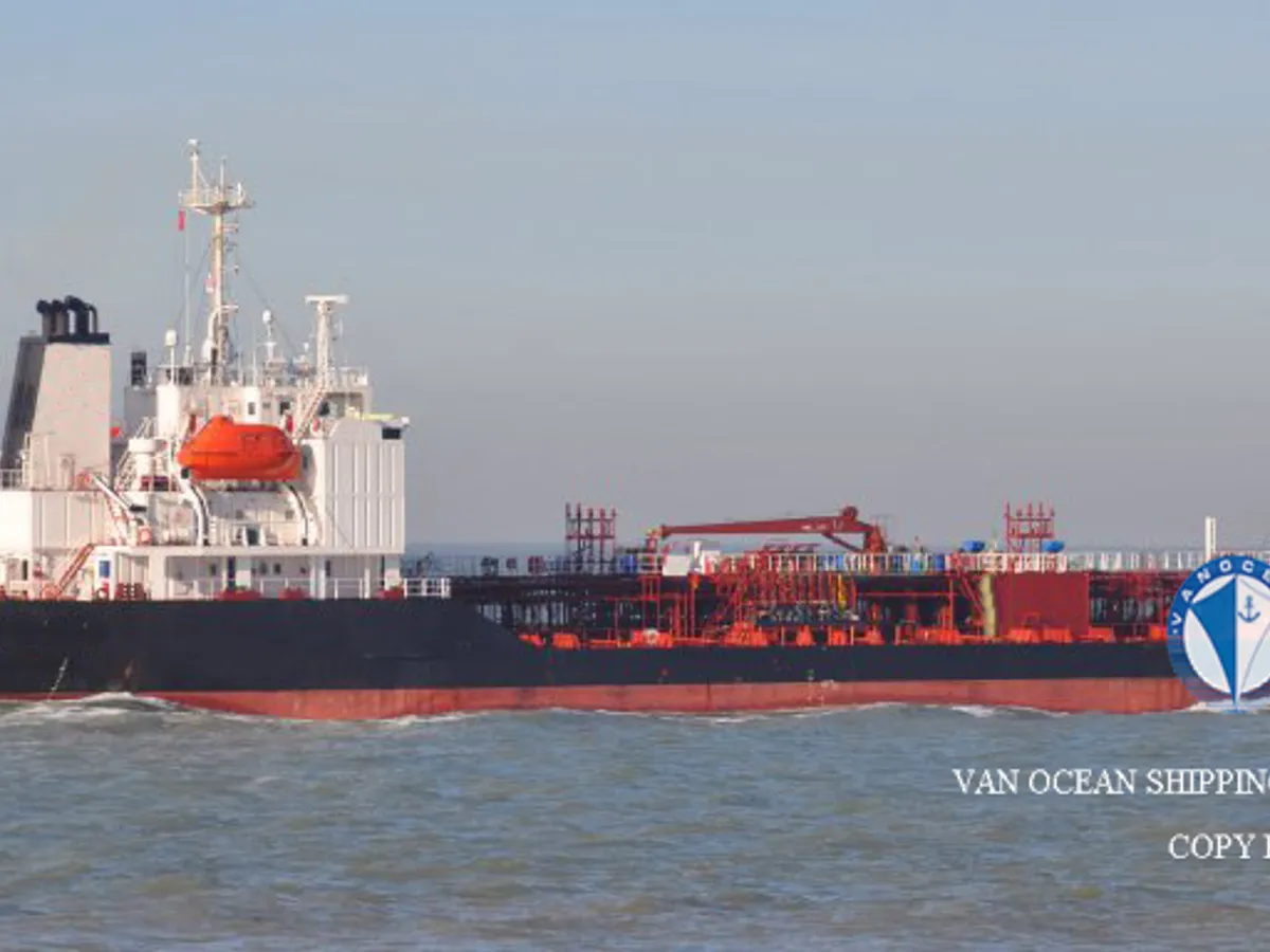 Oil/Chemical tanker for sale