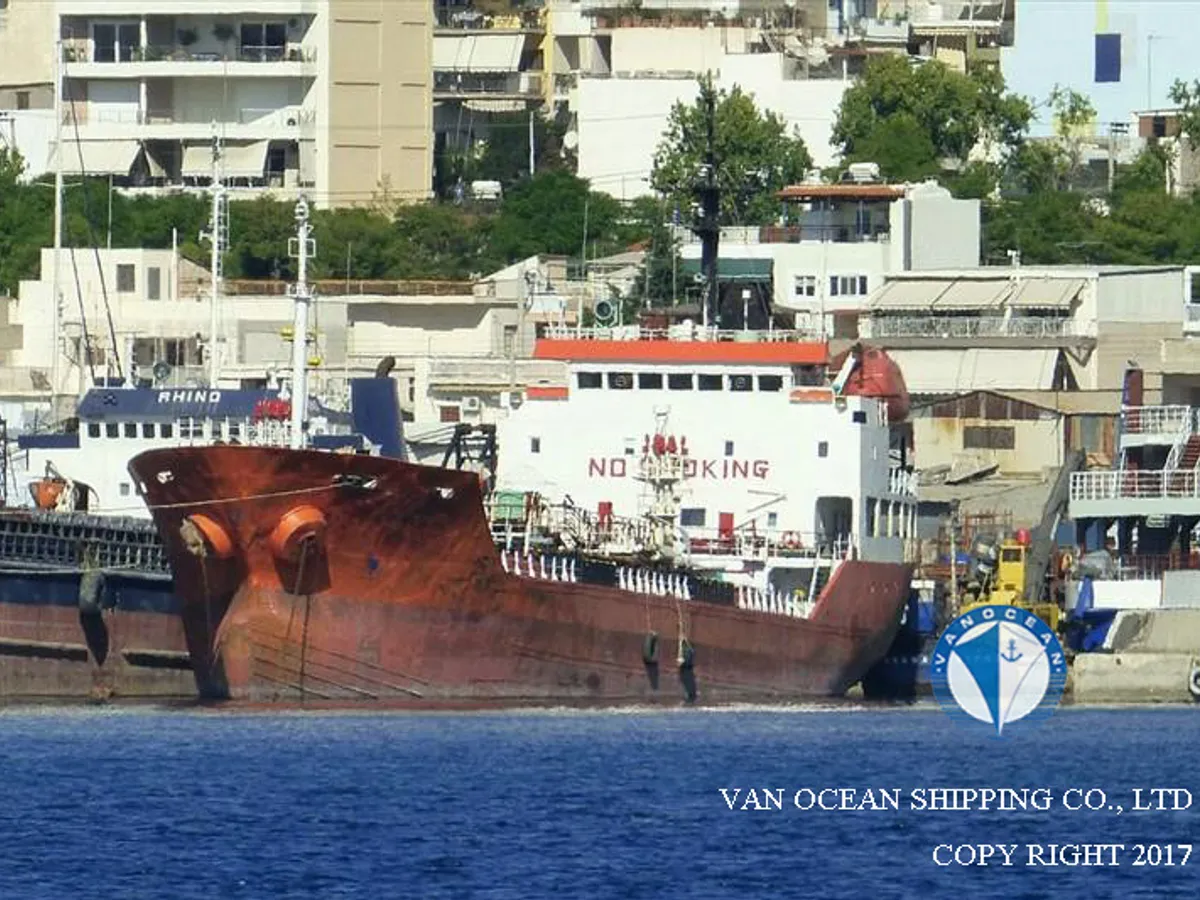 Oil/Chemical tanker for sale