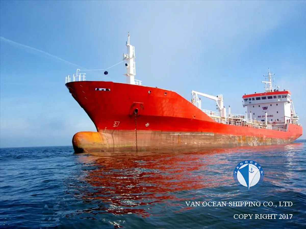 Oil/Chemical tanker for sale