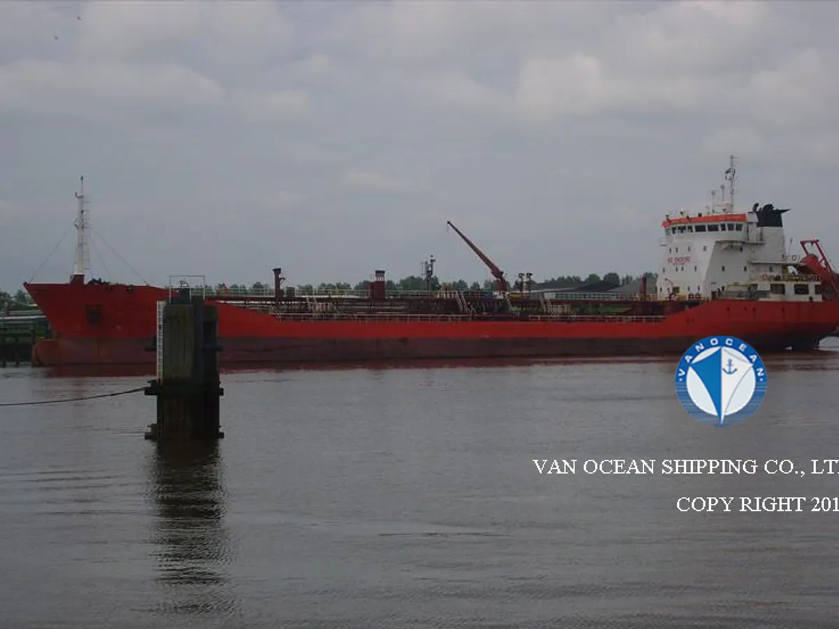 Oil/Chemical tanker for sale