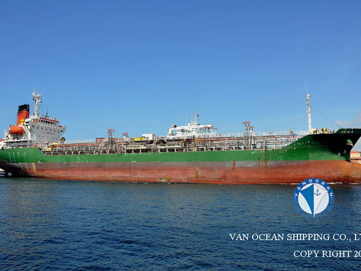 Oil/Chemical tanker for sale