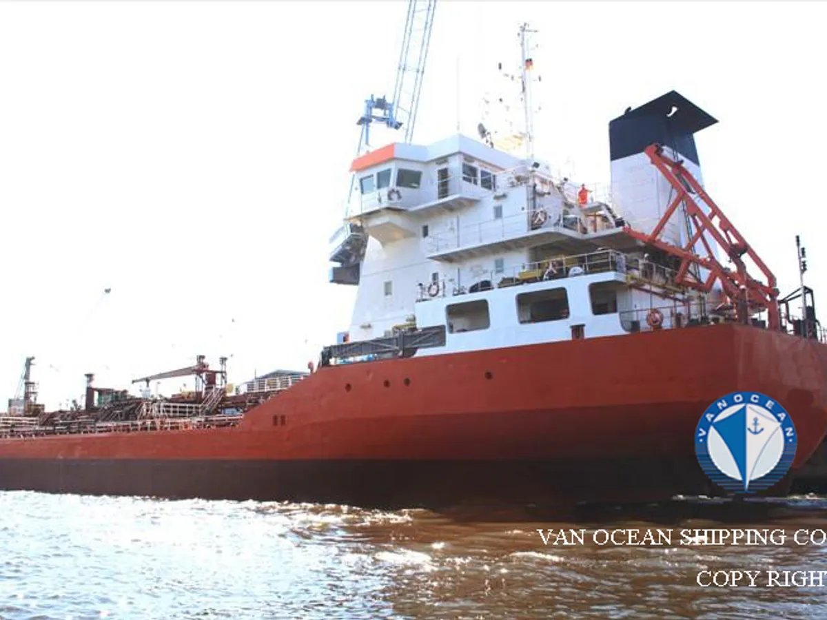 Oil/Chemical tanker for sale