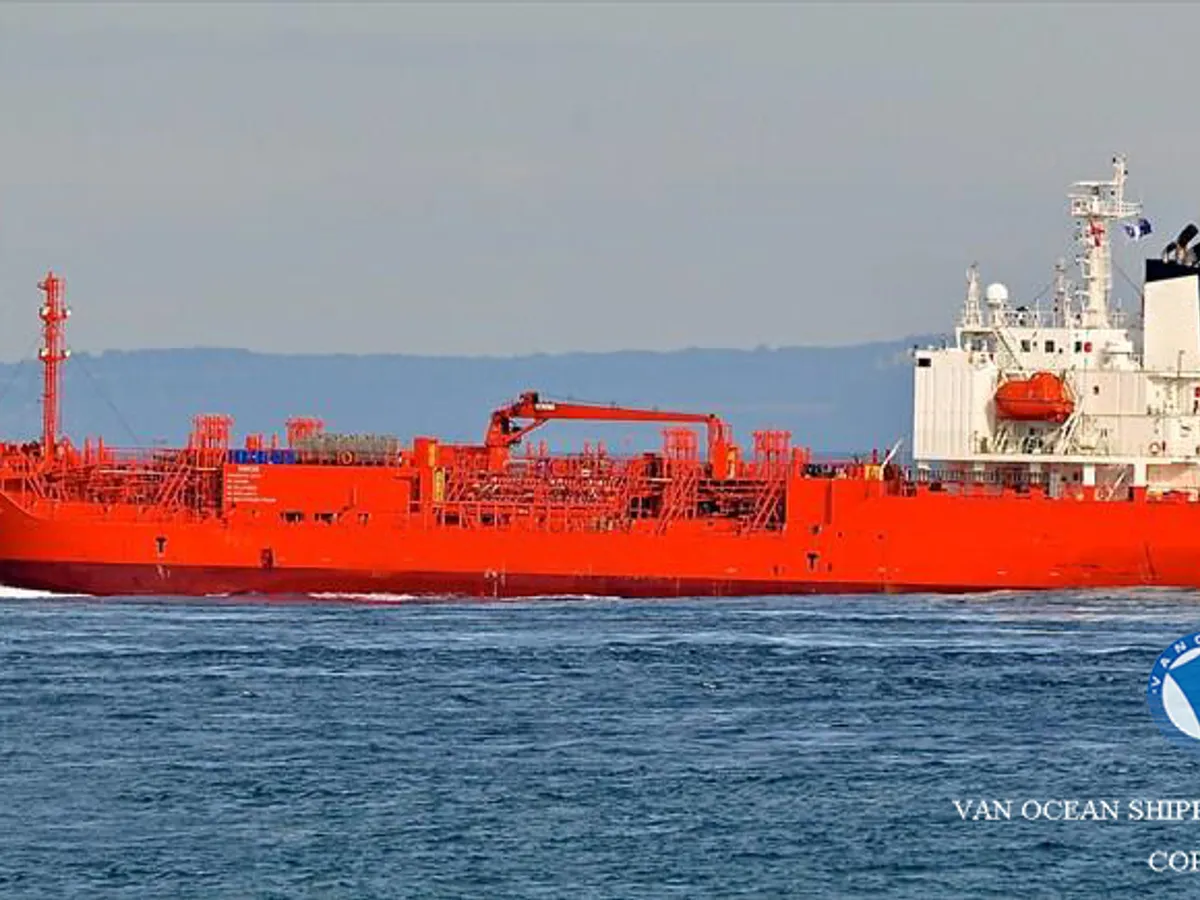Oil/Chemical tanker for sale