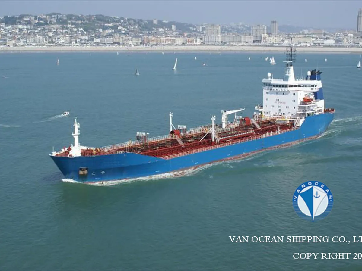 Oil/Chemical tanker for sale