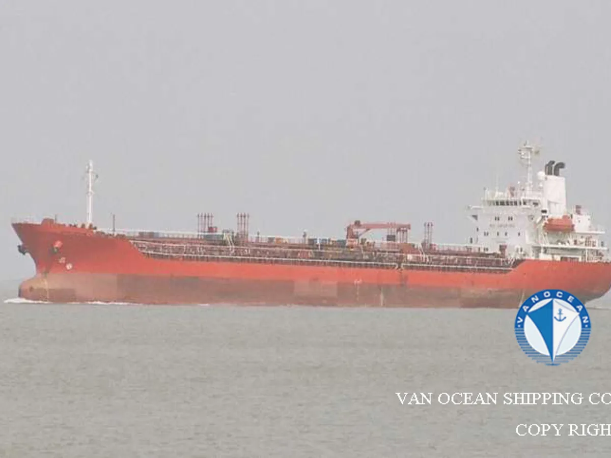 Oil/Chemical tanker for sale