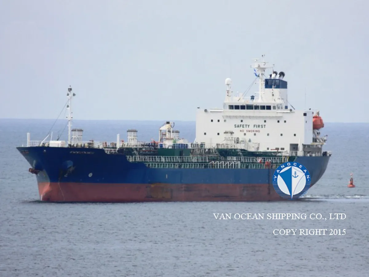 Oil/Chemical tanker for sale