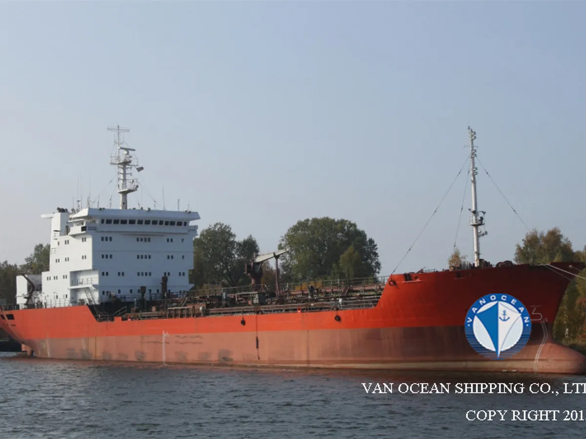Oil/Chemical tanker for sale