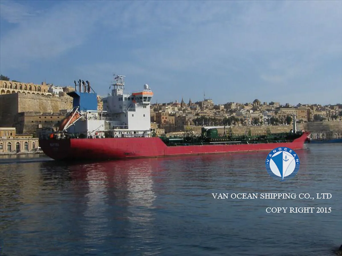 Oil/Chemical tanker for sale