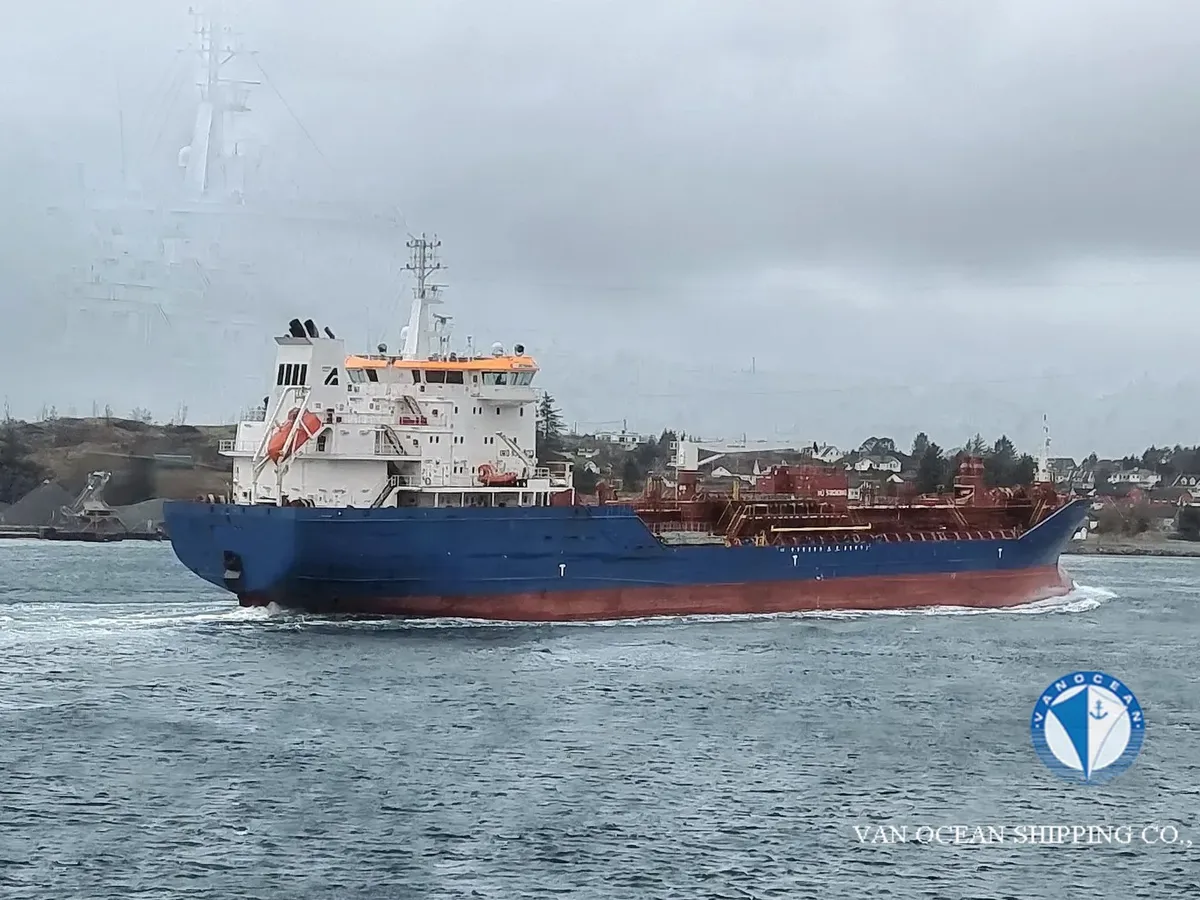Oil/Chemical tanker for sale