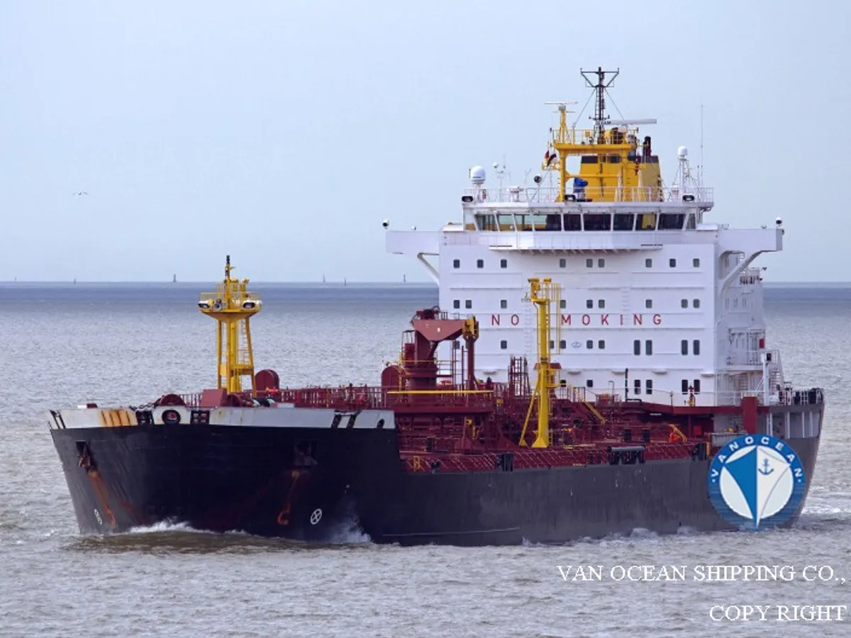 Oil/Chemical tanker for sale