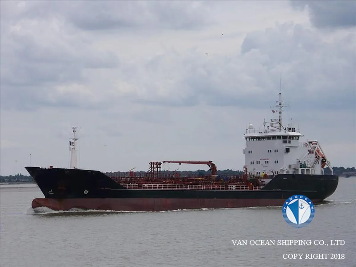 Oil/Chemical tanker for sale
