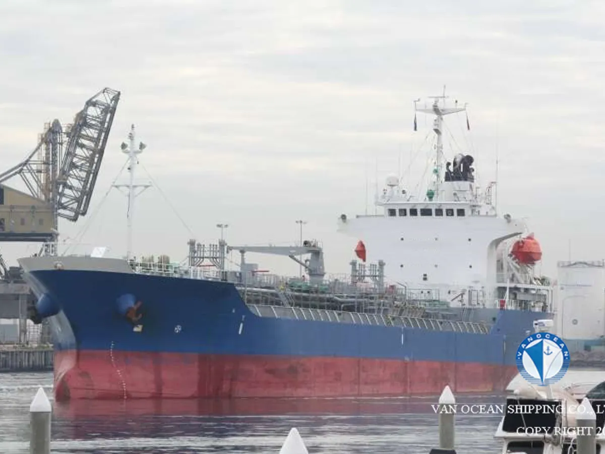Oil/Chemical tanker for sale