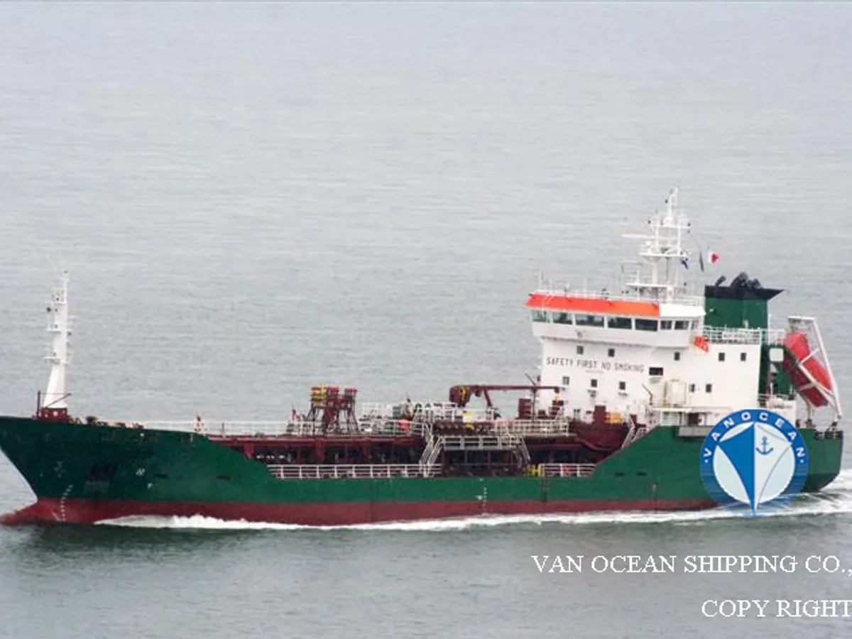 Oil/Chemical tanker for sale