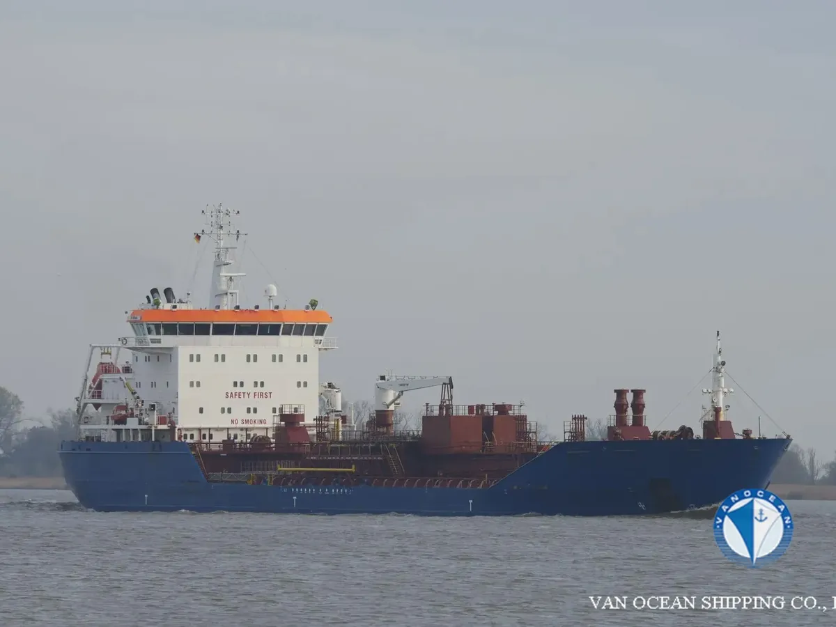 Oil/Chemical tanker for sale
