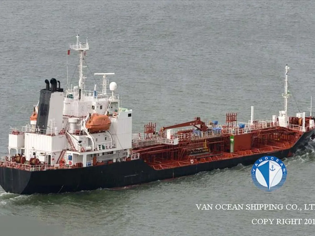 Oil/Chemical tanker for sale
