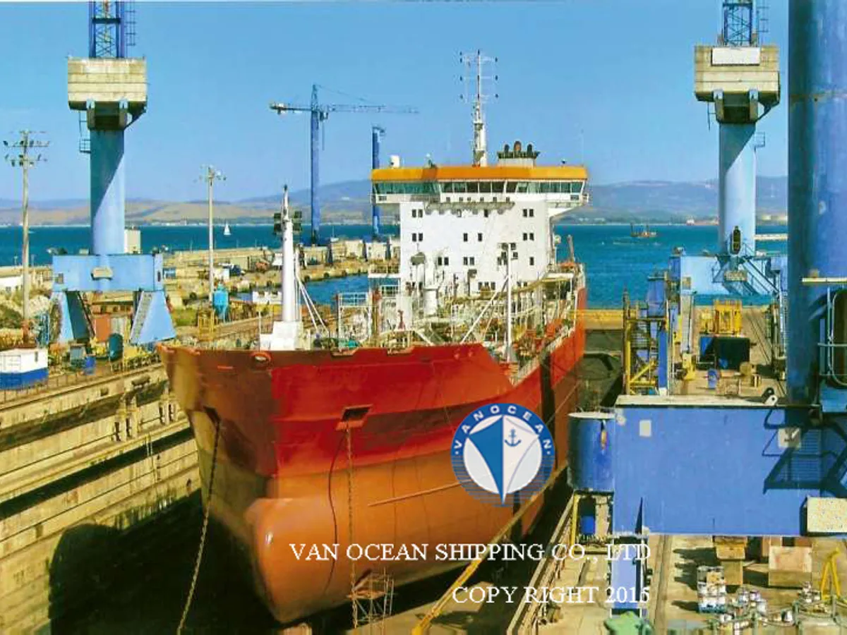 Oil/Chemical tanker for sale
