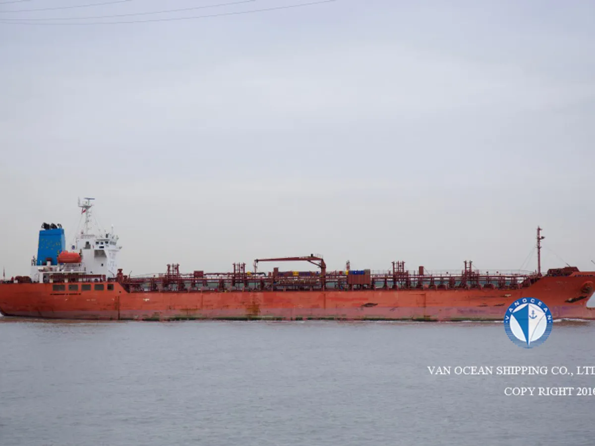 Oil/Chemical tanker for sale