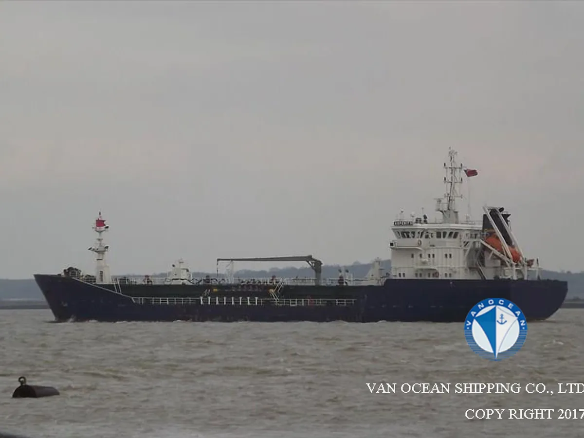 Oil/Chemical tanker for sale
