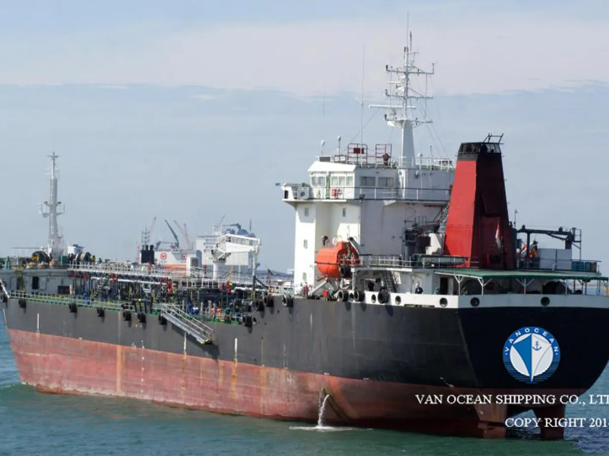 Oil/Chemical tanker for sale
