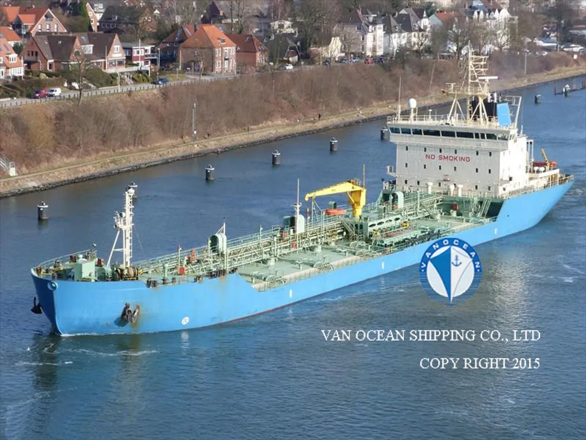 Oil/Chemical tanker for sale