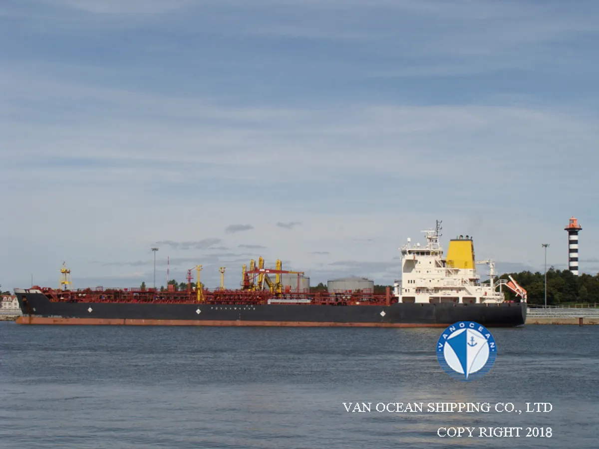 Oil/Chemical tanker for sale