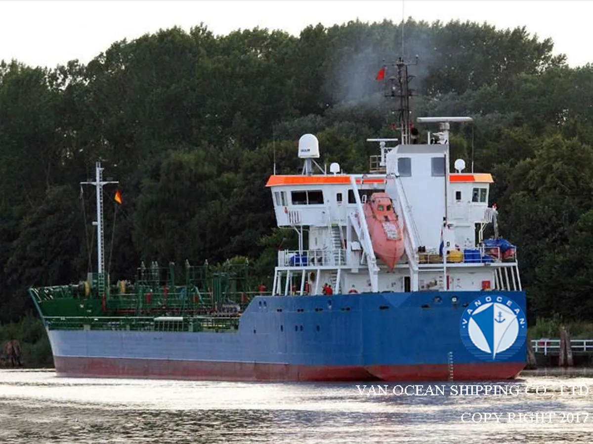 Oil/Chemical tanker for sale