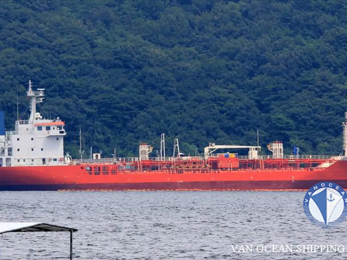 Oil/Chemical tanker for sale