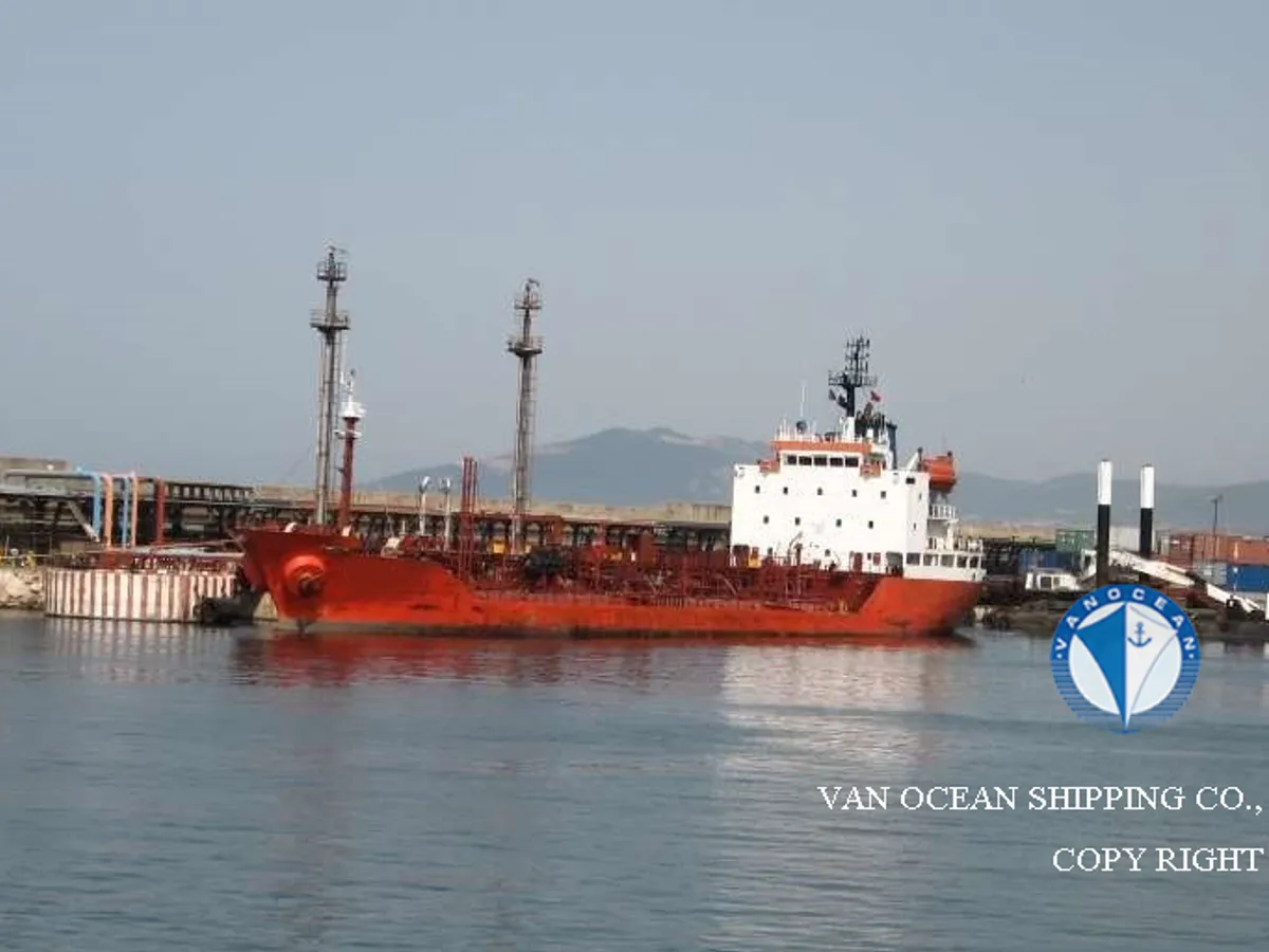 Oil/Chemical tanker for sale