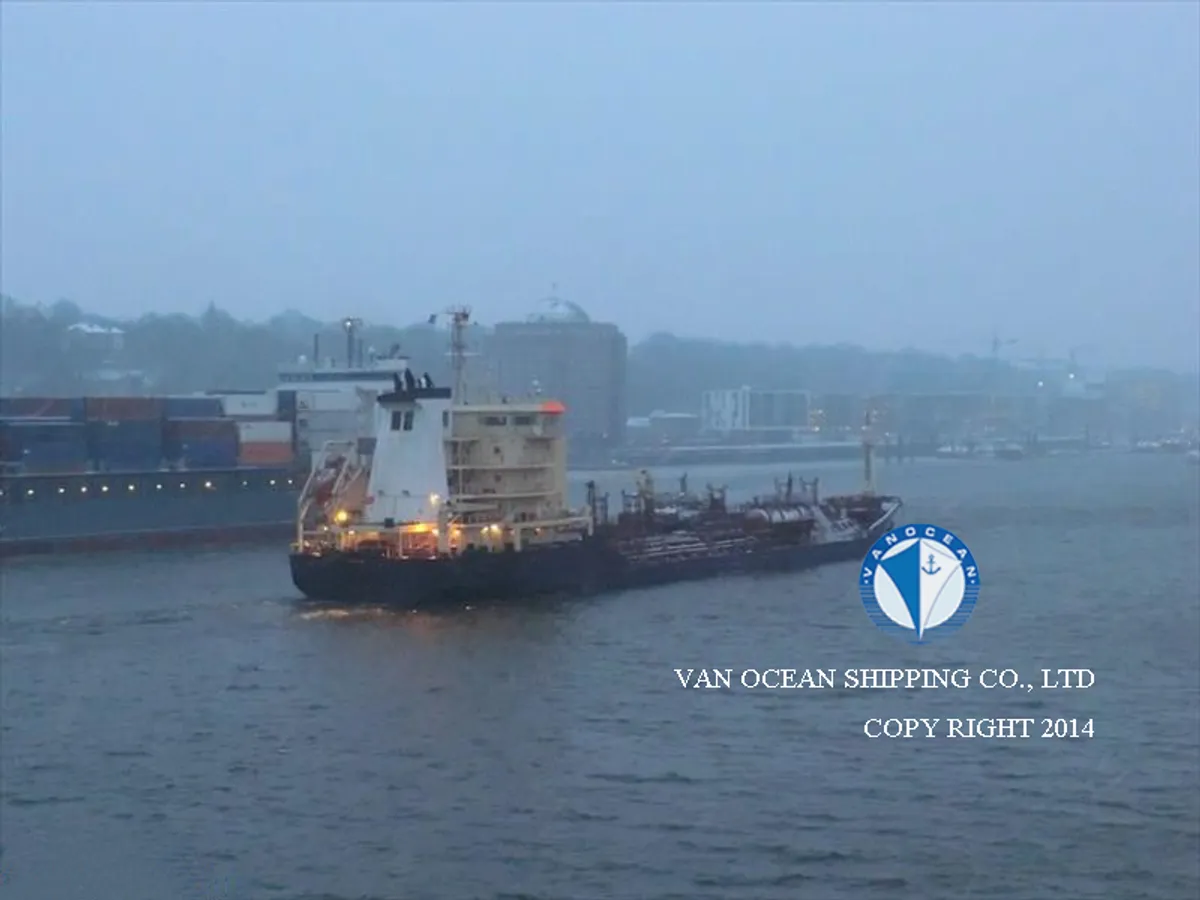 Oil/Chemical tanker for sale