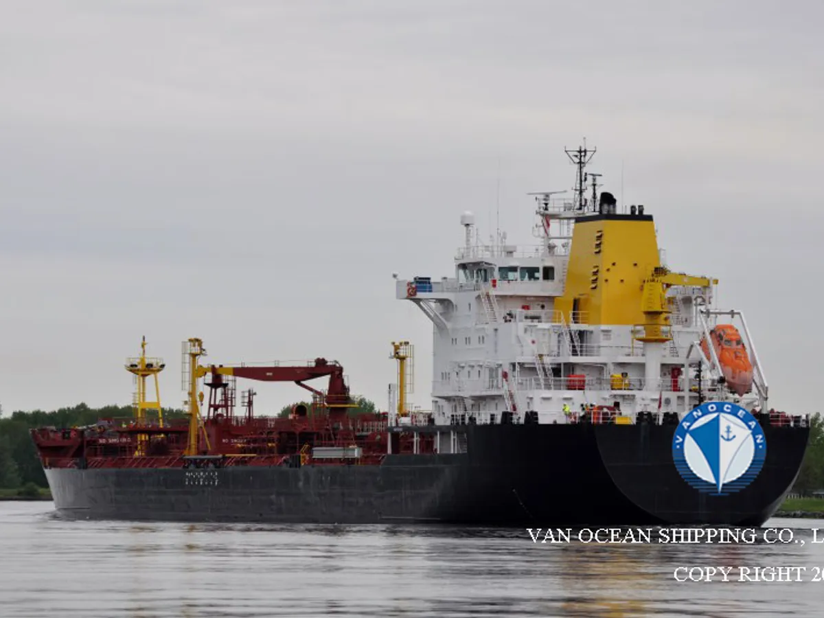 Oil/Chemical tanker for sale