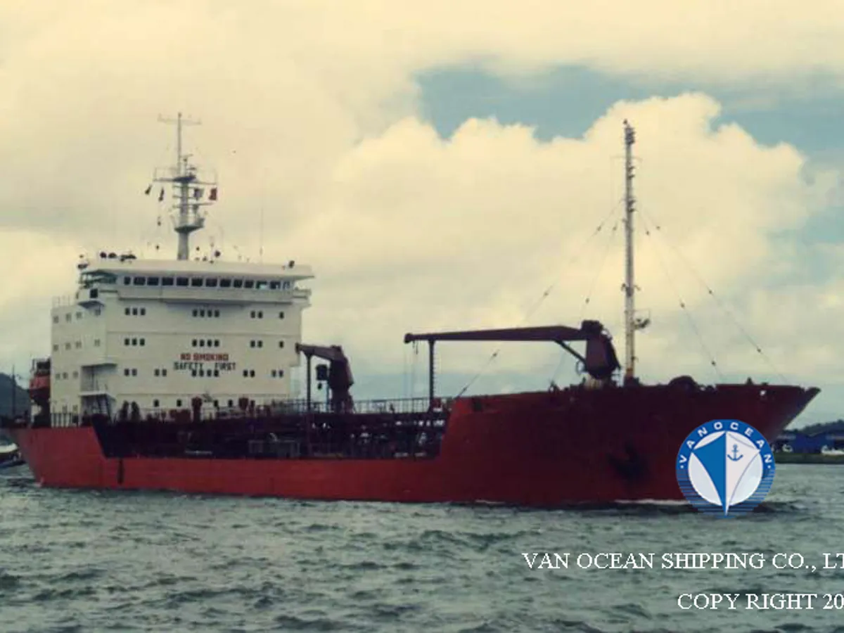 Oil/Chemical tanker for sale