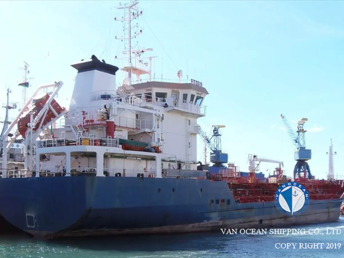 Oil/Chemical tanker for sale