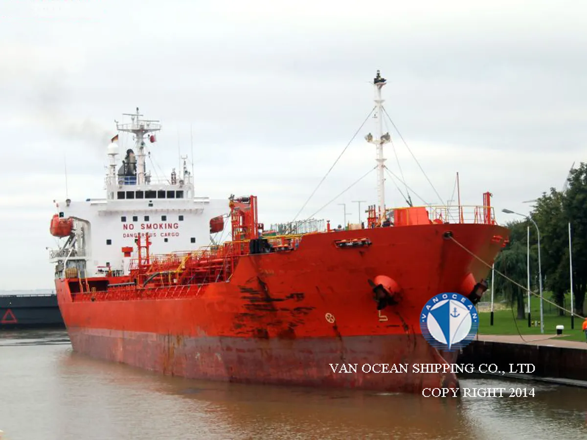 Oil/Chemical tanker for sale