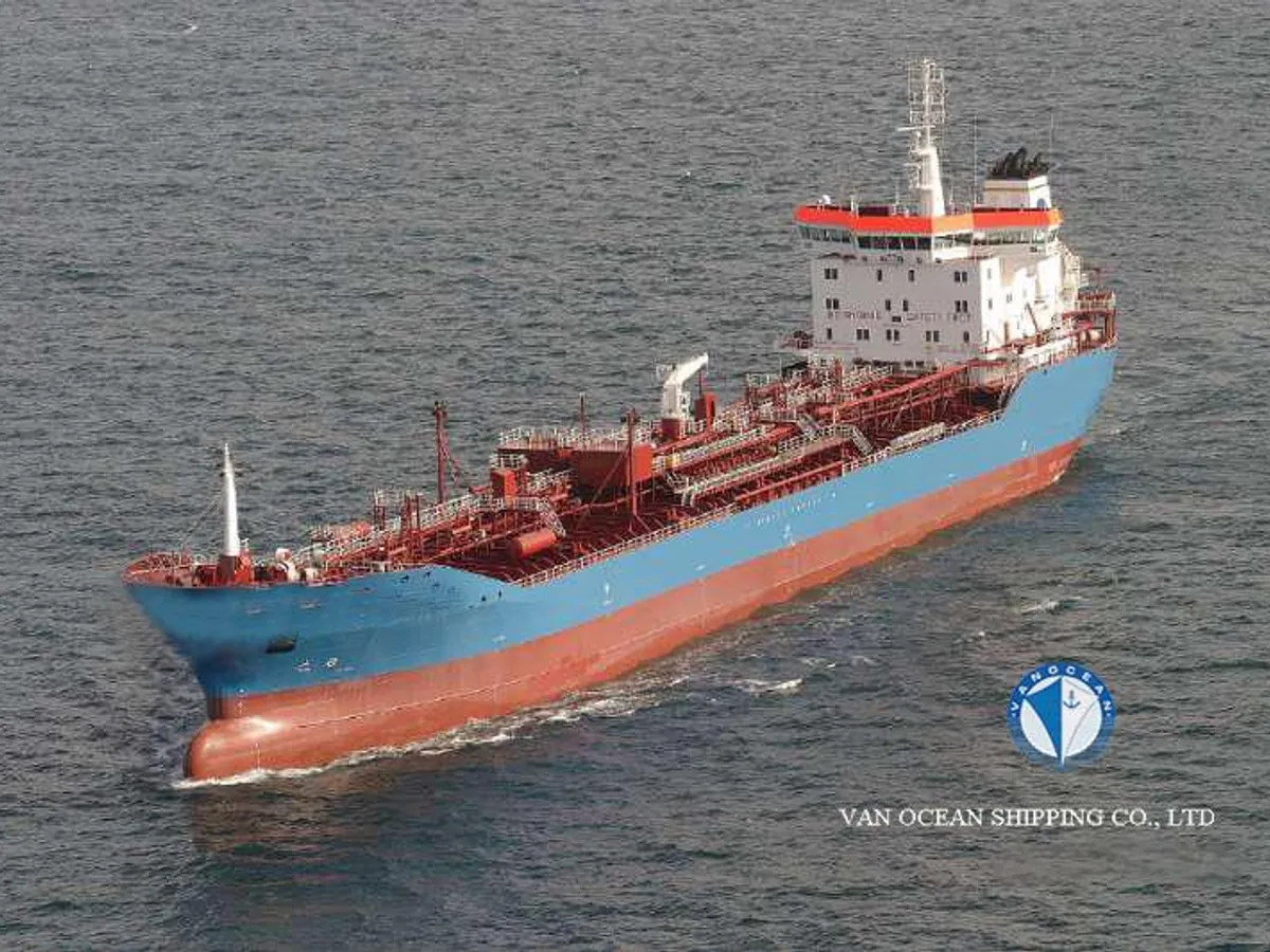 Oil/Chemical tanker for sale