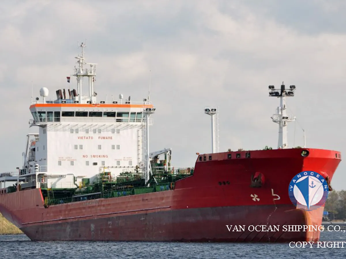 Oil/Chemical tanker for sale