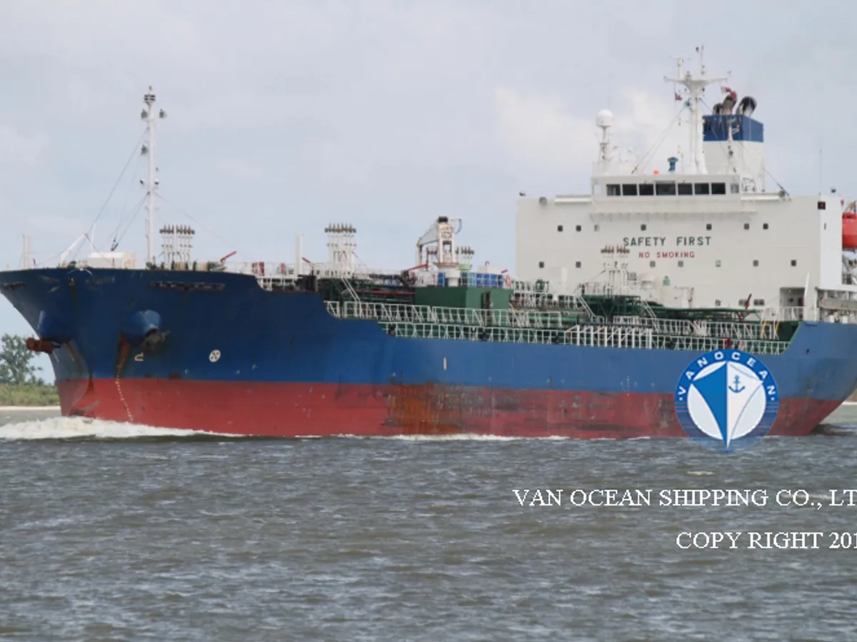 Oil/Chemical tanker for sale