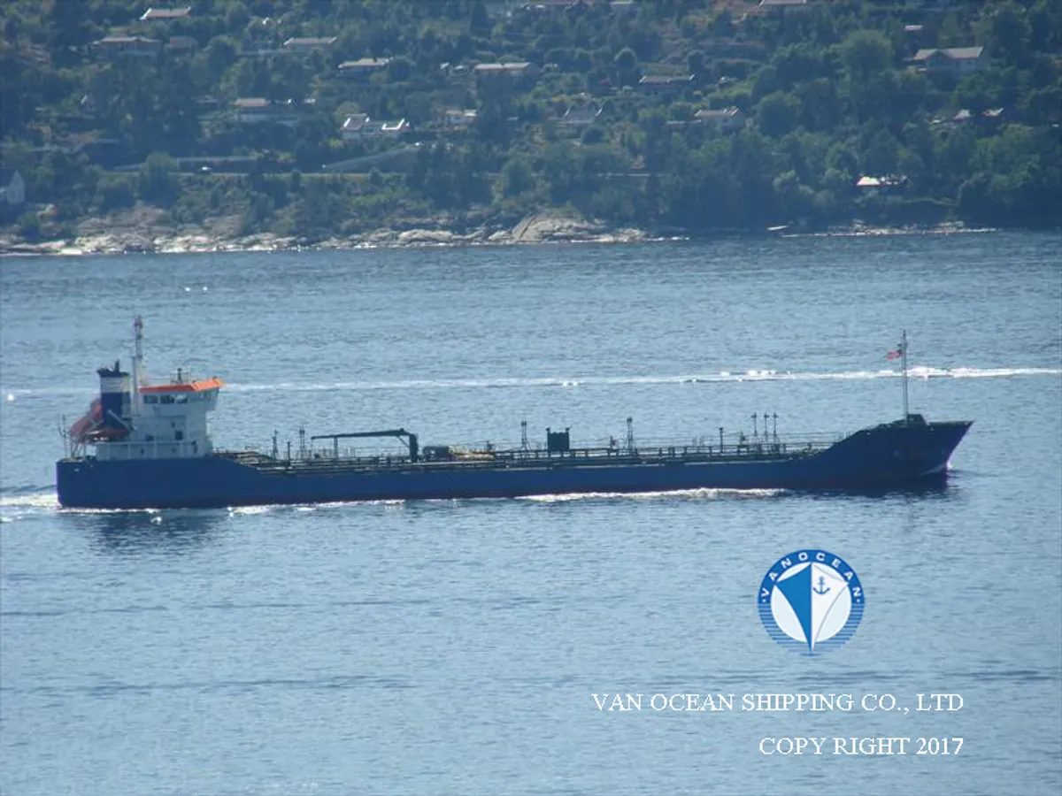 Oil/Chemical tanker for sale