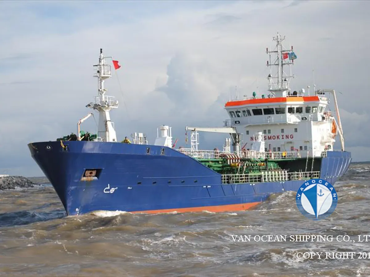 Oil/Chemical tanker for sale