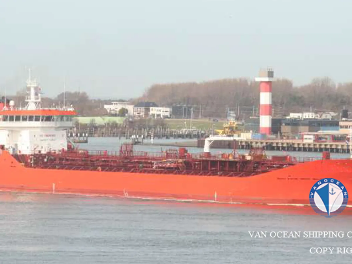 Oil/Chemical tanker for sale
