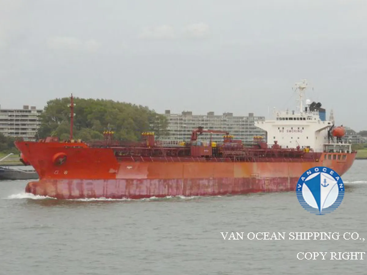 Oil/Chemical tanker for sale