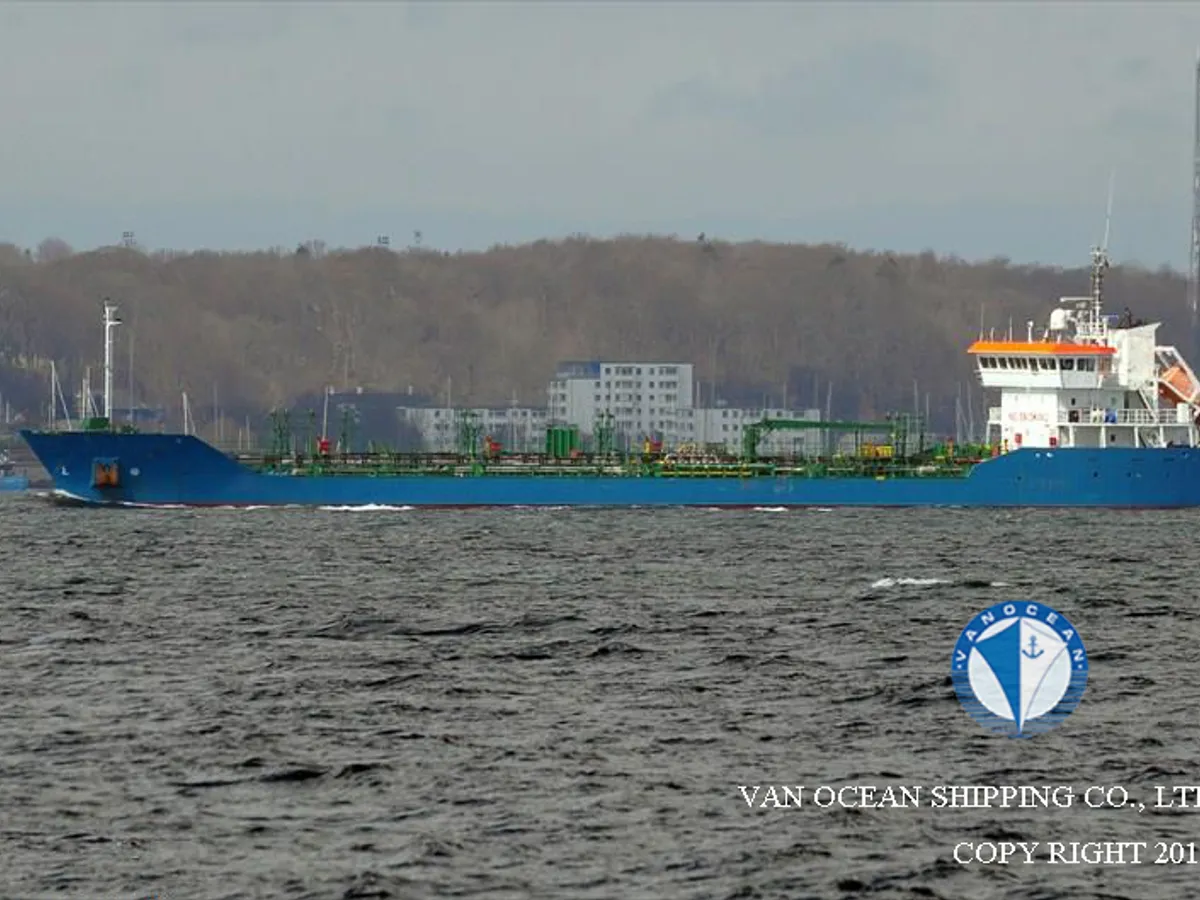 Oil/Chemical tanker for sale